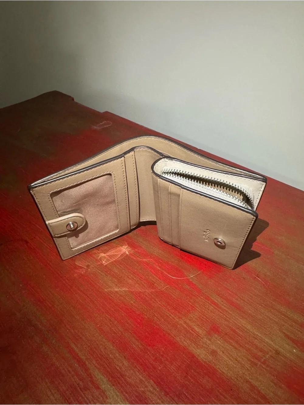 White Coach khaki, snap wallet